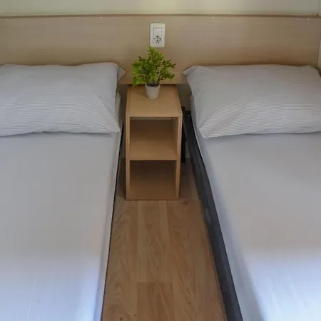 Mobile Homes 营地 *