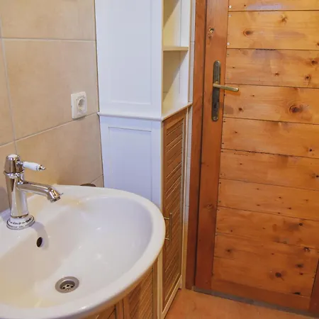 Mobile Homes אתר קמפינג ביליצה